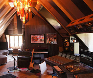 Blue Microphones and Jack Joseph Puig Design Luxury Studio For The House of Rock
