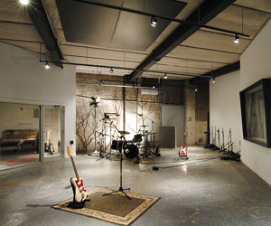 New Studio Alert: Room 17 in Bushwick, Brooklyn