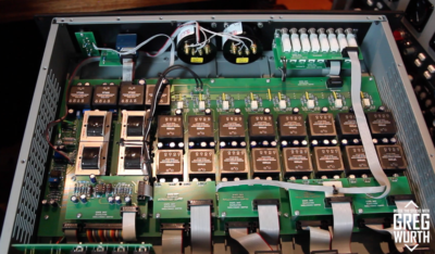 The Oracle's interior showing the VF600 opamps.